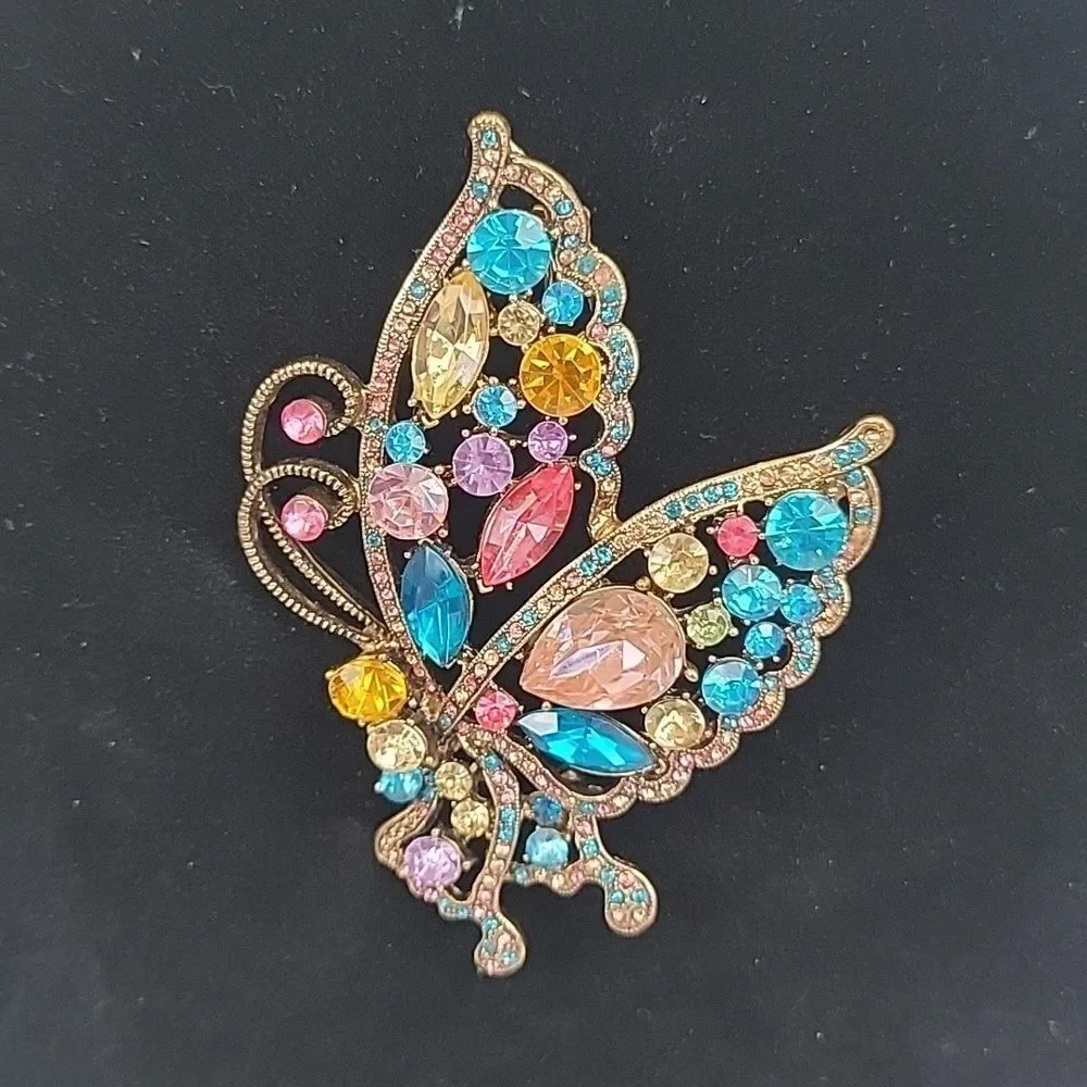 Retro style butterfly brooche multicolored faceted